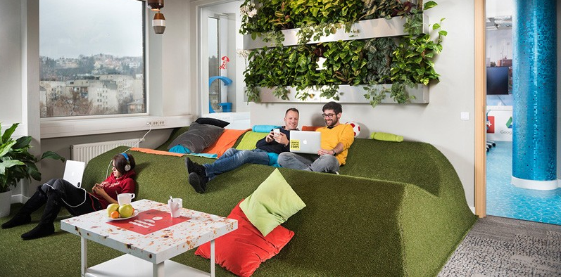 4 Ways to Create a Cheerful Office Vibe